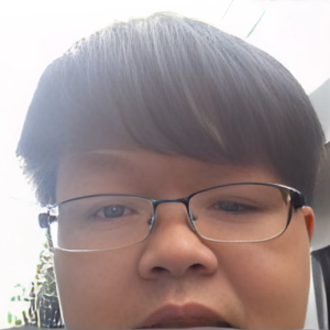 淡白的如彤
